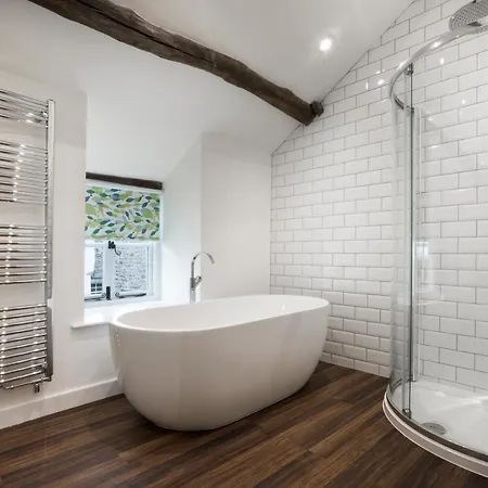 Wharton House Mews In Cartmel, District - Ridgestone *